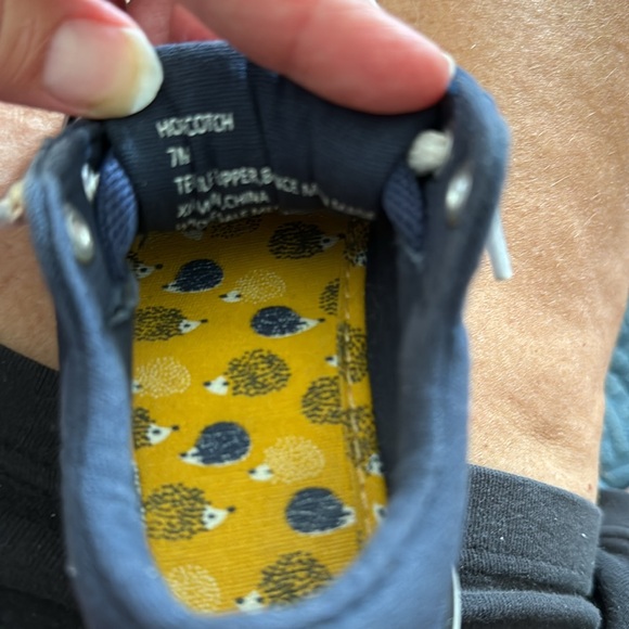 Lot of 3 pairs of shoes. Various brands - all size 7. Save on shipping! - Picture 3 of 7